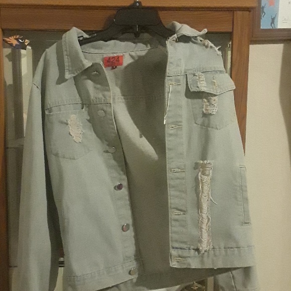 Jean jacket size medium - Picture 1 of 4